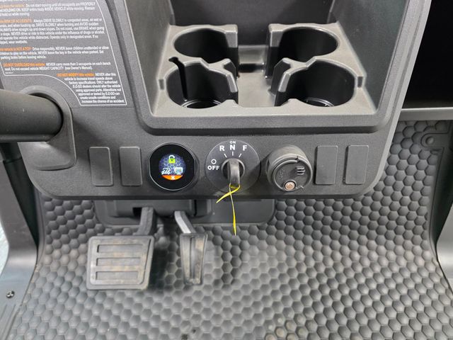 2025 E-Z-GO RXV 2+2 ELiTE 2.2  - 22967872 - 15