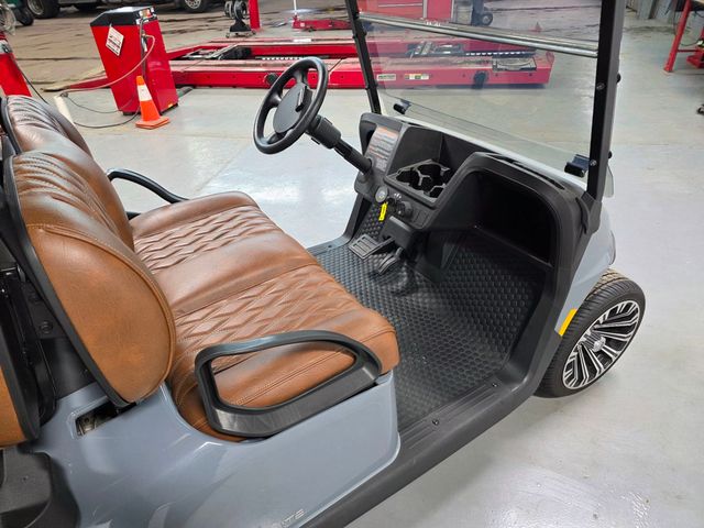 2025 E-Z-GO RXV 2+2 ELiTE 2.2  - 22967872 - 23