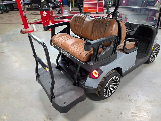 2025 E-Z-GO RXV 2+2 ELiTE 2.2  - 22967872 - 24
