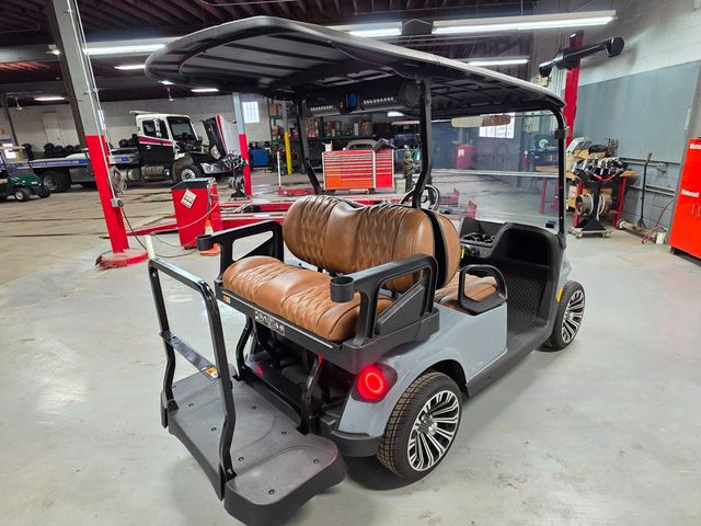 2025 E-Z-GO RXV 2+2 ELiTE 2.2  - 22967872 - 5