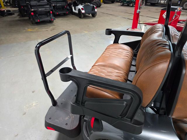 2025 E-Z-GO RXV 2+2 ELiTE 4.2 TWIN PACK  - 22967889 - 21