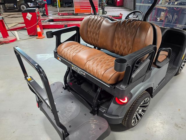 2025 E-Z-GO RXV 2+2 ELiTE 4.2 TWIN PACK  - 22967889 - 22