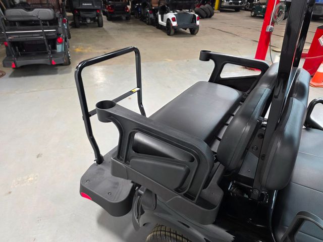 2025 E-Z-GO VALOR 4  - 22967907 - 21