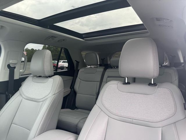 2025 Ford Explorer Active 4WD - 22953684 - 10