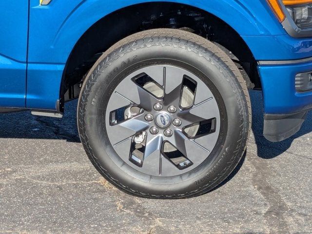 2025 Ford F-150 STX 4WD SuperCrew 5.5' Box - 22942687 - 9