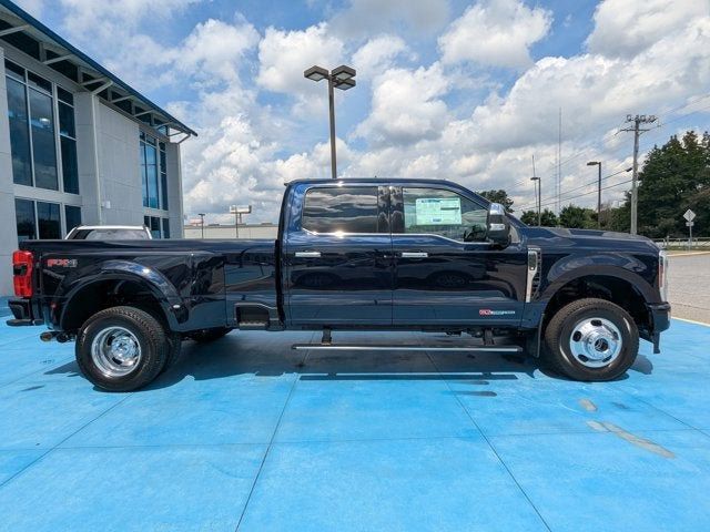 2025 Ford Super Duty F-350 DRW 4D Crew Cab - 22907733 - 3