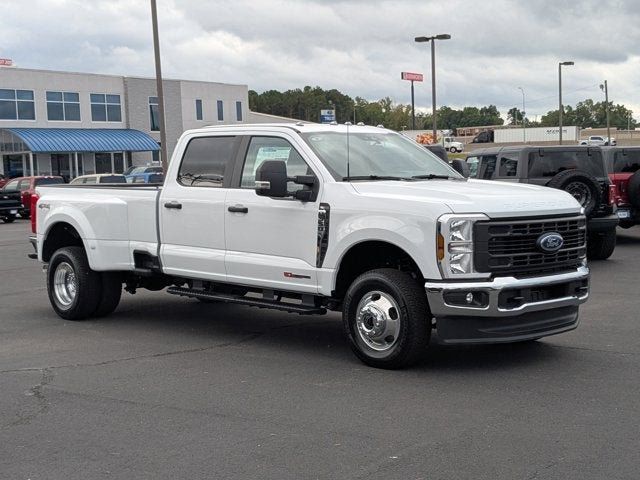 2025 Ford Super Duty F-350 DRW Crew Cab Pickup - 22916136 - 1