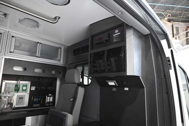 2025 Ford Transit Cargo Van T-350 148" Med Rf 9500 GVWR AWD - 23014052 - 19