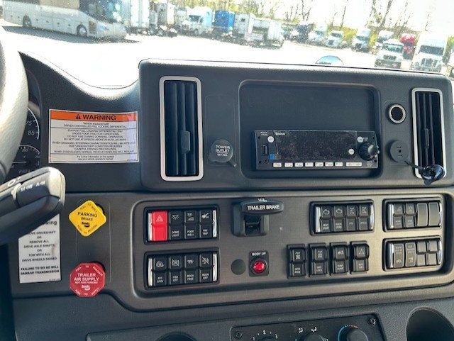 2025 Freightliner 114SD 2025 FREIGHTLINER 114SD ROLL OFF - 22991188 - 12