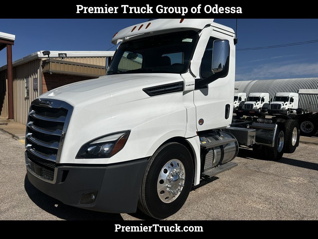 New 2025 FREIGHTLINER Cascadia PT126DC For Sale Odessa, TX VS9437