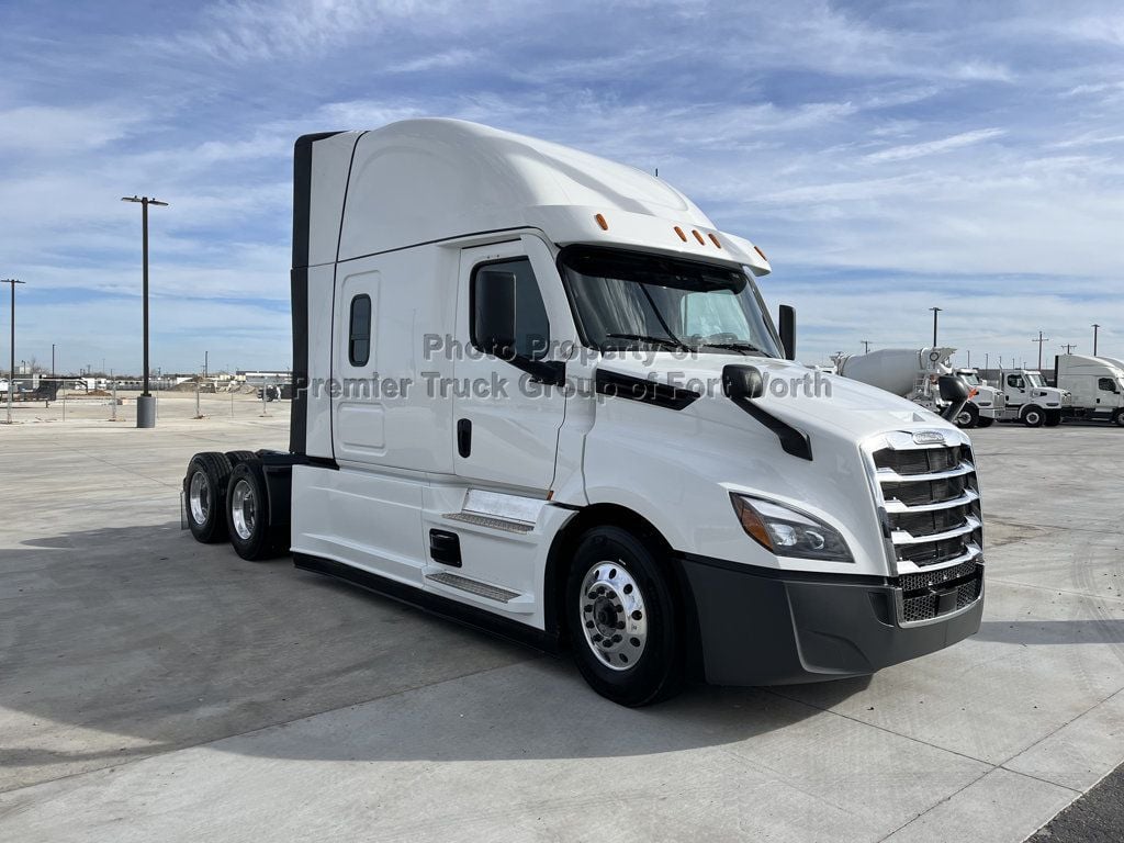 New 2025 FREIGHTLINER Cascadia PT126SLP For Sale Fort Worth, TX VR8357