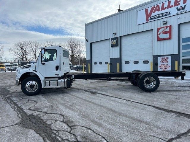 2025 Freightliner M2 106 2025 FREIGHTLINER M2 106 CAB CHASSIS - 22979629 - 0