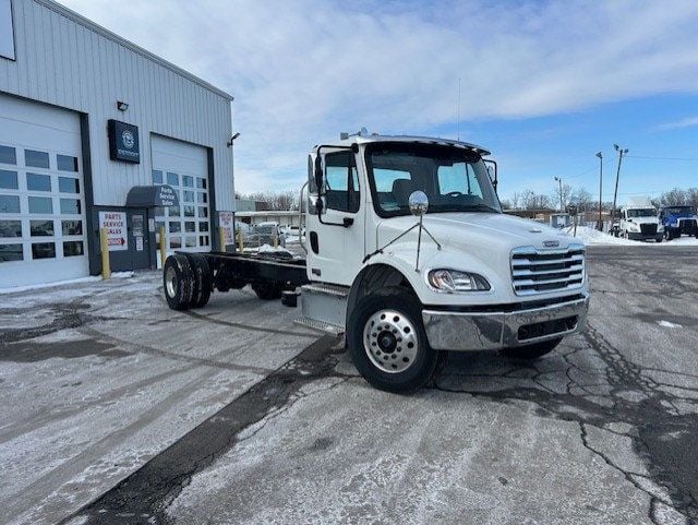 2025 Freightliner M2 106 2025 FREIGHTLINER M2 106 CAB CHASSIS - 22979629 - 2