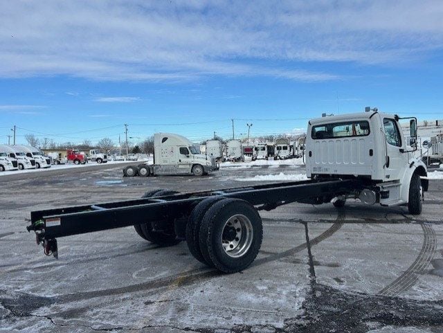 2025 Freightliner M2 106 2025 FREIGHTLINER M2 106 CAB CHASSIS - 22979629 - 4