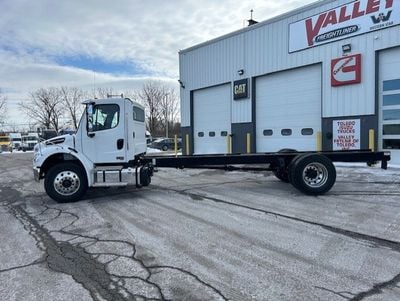 2025 Freightliner M2-106