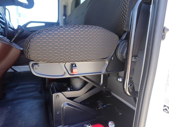 2025 HINO L6 (26ft Box with Lift Gate) - 22803491 - 41