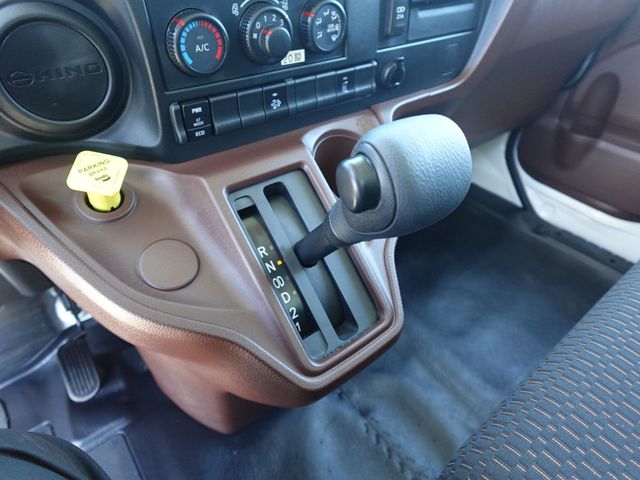 2025 HINO L6 (26ft Box with Lift Gate) - 22803491 - 51