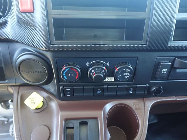 2025 HINO L6 (26ft Box with Lift Gate) - 22803491 - 52