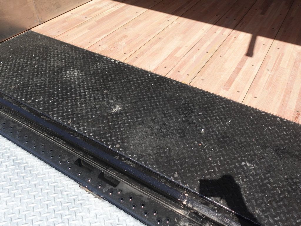 2025 HINO L6 (26ft Box with Lift Gate) - 22803631 - 24