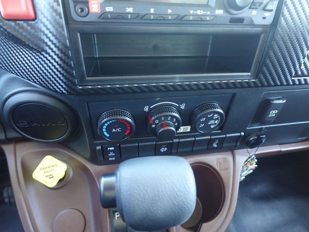 2025 HINO L6 (26ft Box with Lift Gate) - 22803631 - 45