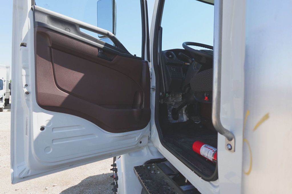 2025 HINO L6 (26ft Box w/ Lift Gate) - 22678822 - 16