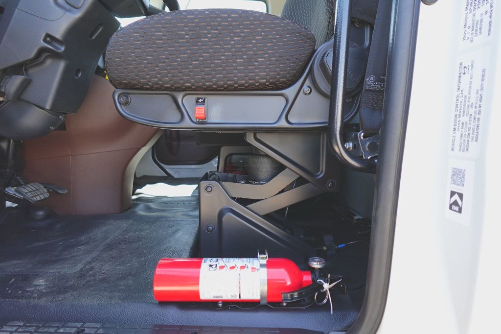 2025 HINO L6 (26ft Box w/ Lift Gate) - 22678822 - 21