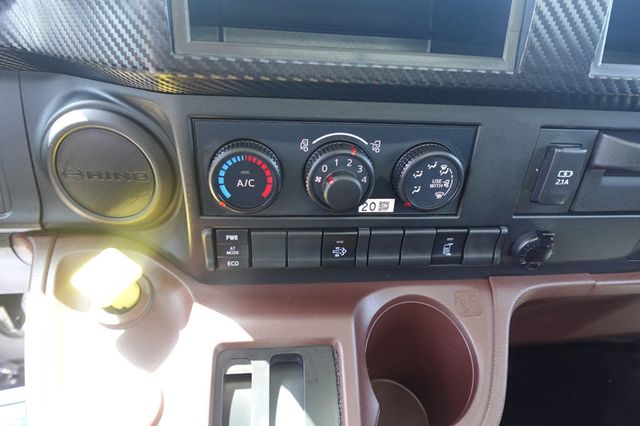 2025 HINO L6 (26ft Box w/ Lift Gate) - 22824717 - 29