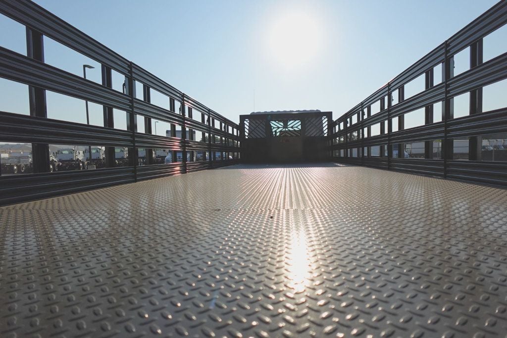 2025 HINO L6 (26ft Stake bed w/ Lift Gate) - 22638328 - 10