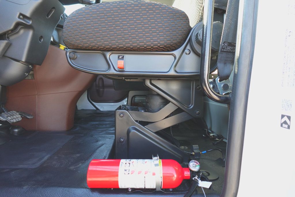 2025 HINO L6 (26ft Stake bed w/ Lift Gate) - 22638328 - 25