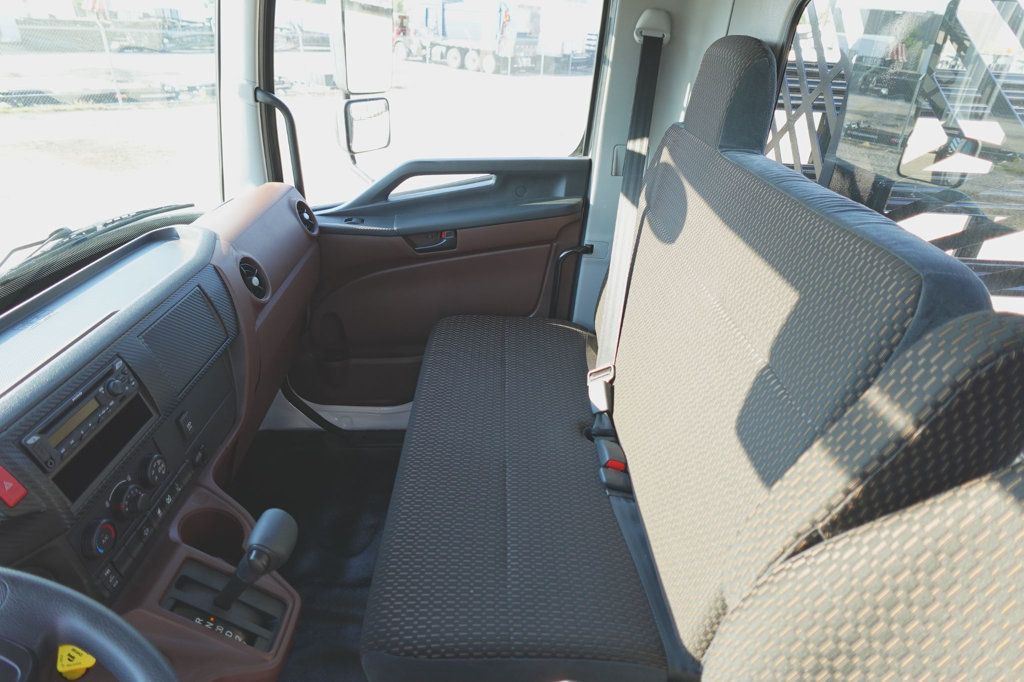 2025 HINO L6 (26ft Stake bed w/ Lift Gate) - 22638328 - 28