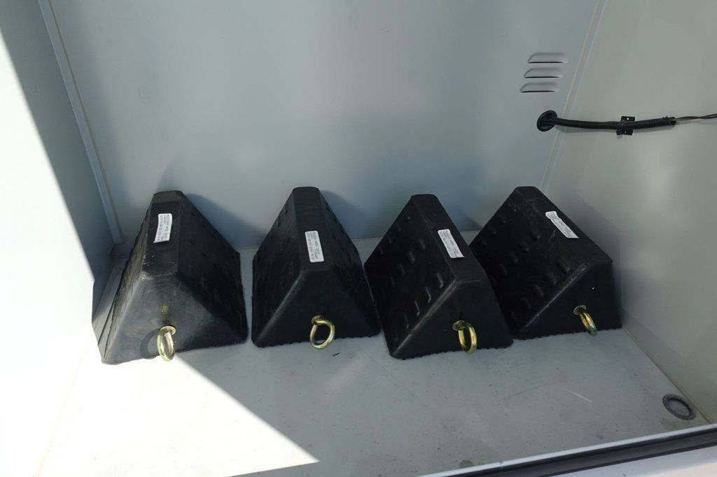 2025 HINO L6 (Service Body with Crane) - 22989299 - 16