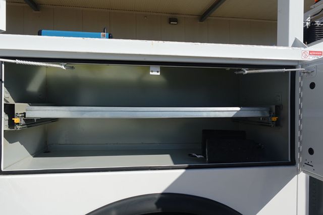 2025 HINO L6 (Service Body with Crane) - 22989299 - 19