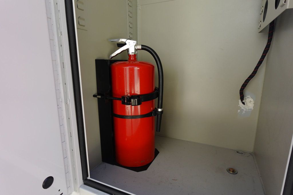 2025 HINO L6 (Service Body with Crane) - 22989299 - 40