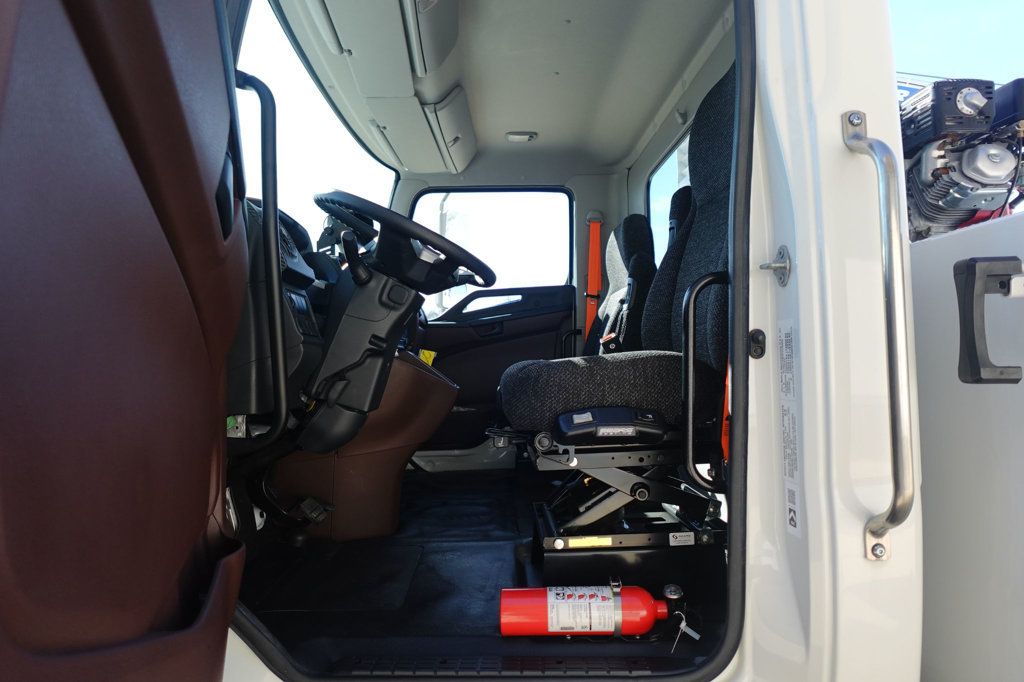 2025 HINO L6 (Service Body with Crane) - 22989299 - 54