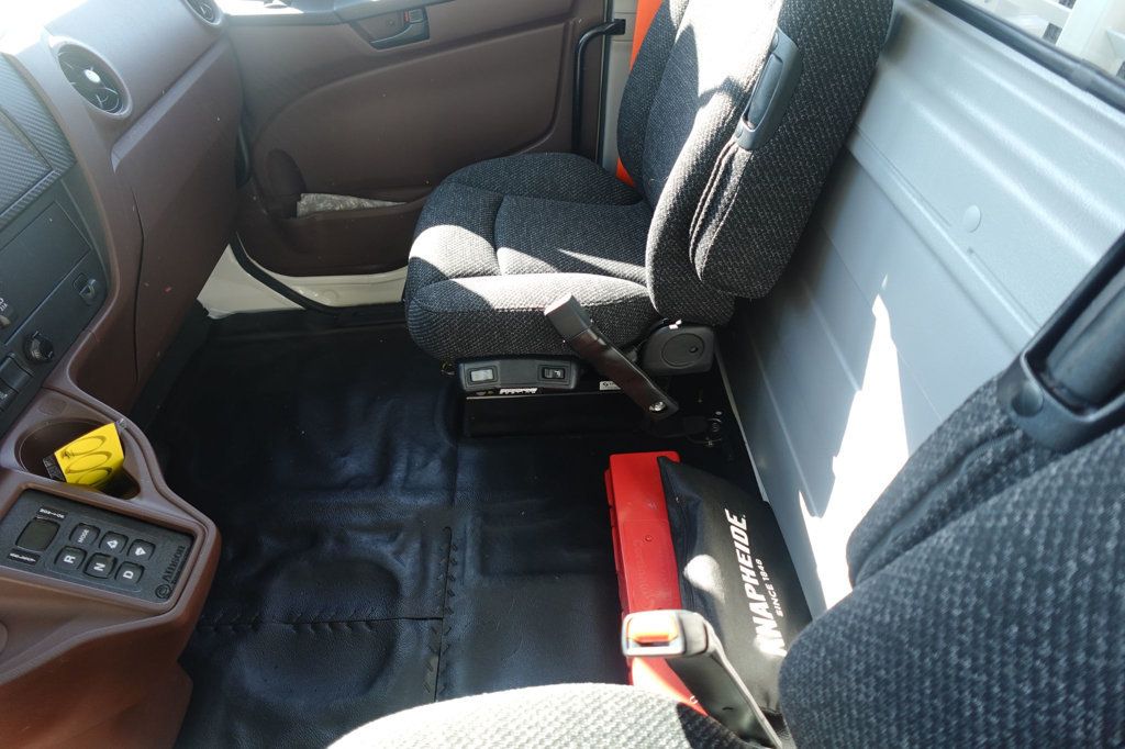 2025 HINO L6 (Service Body with Crane) - 22989299 - 69