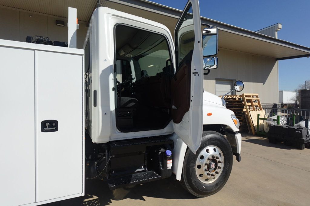 2025 HINO L6 (Service Body with Crane) - 22989299 - 73