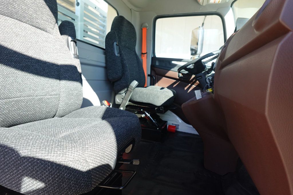 2025 HINO L6 (Service Body with Crane) - 22989299 - 76