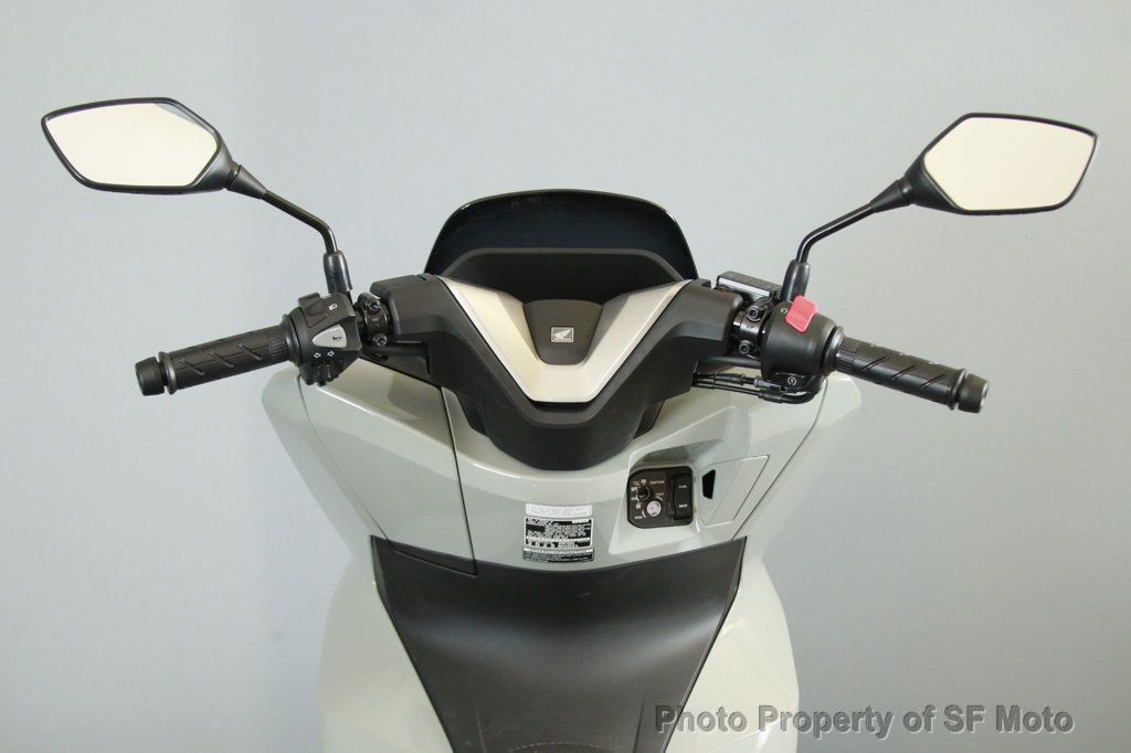 2025 Honda PCX Available Now! - 22977795 - 6
