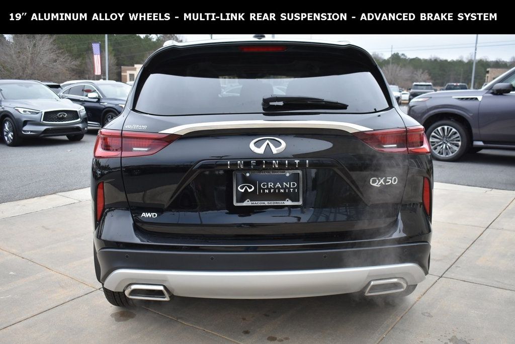 2025 Infiniti QX50 Luxe AWD photo 4