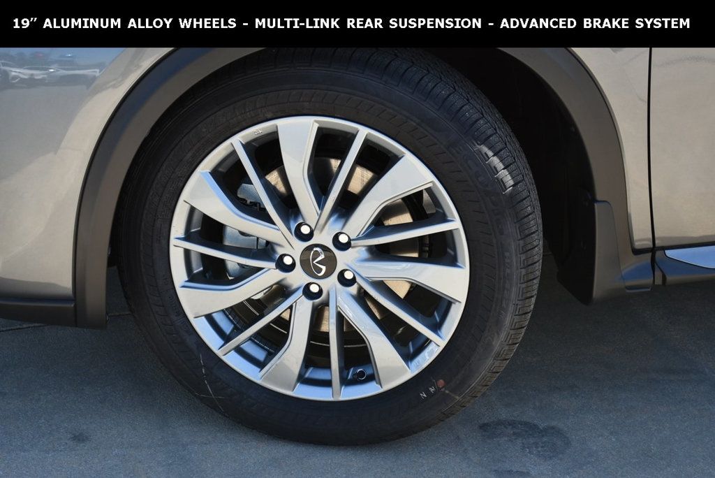 2025 Infiniti QX50 Luxe AWD photo 3
