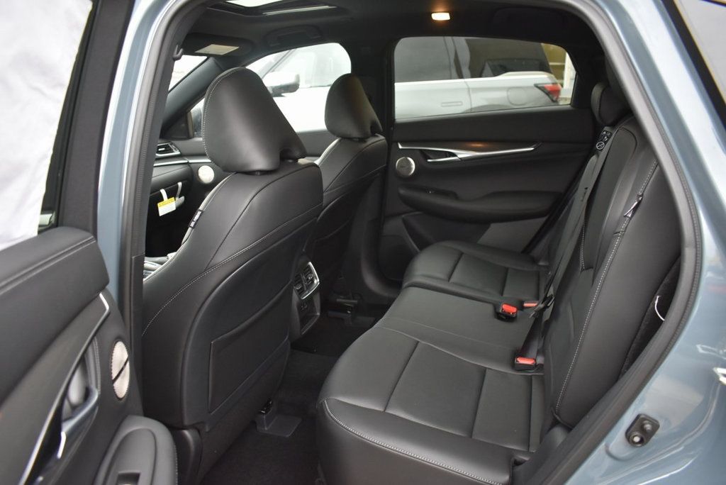 2025 Infiniti QX55 Essential photo 11