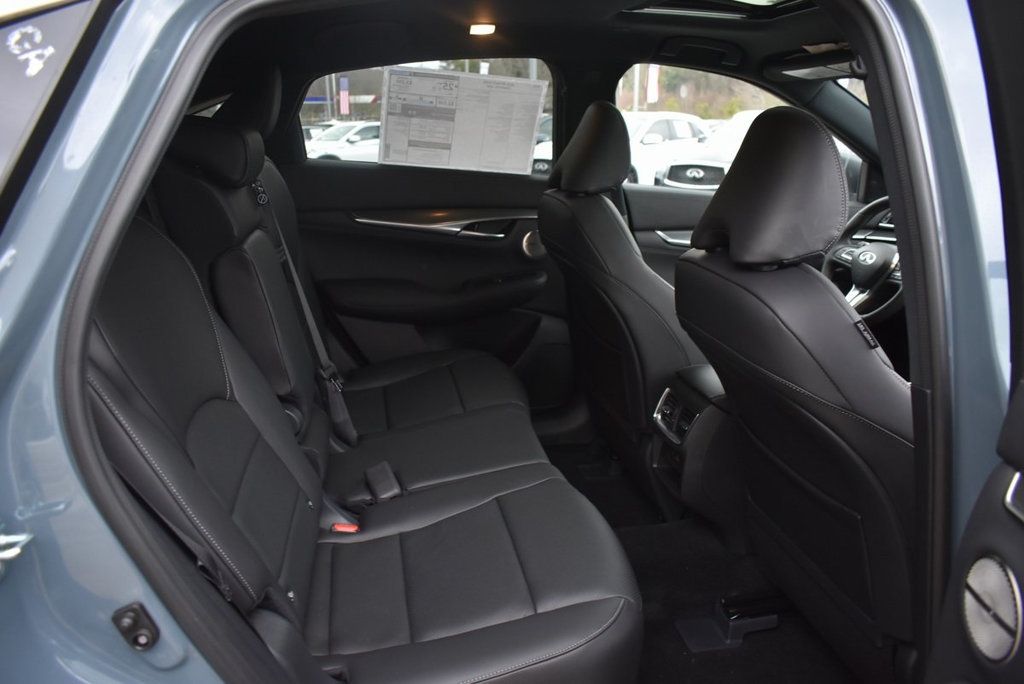 2025 Infiniti QX55 Essential photo 13