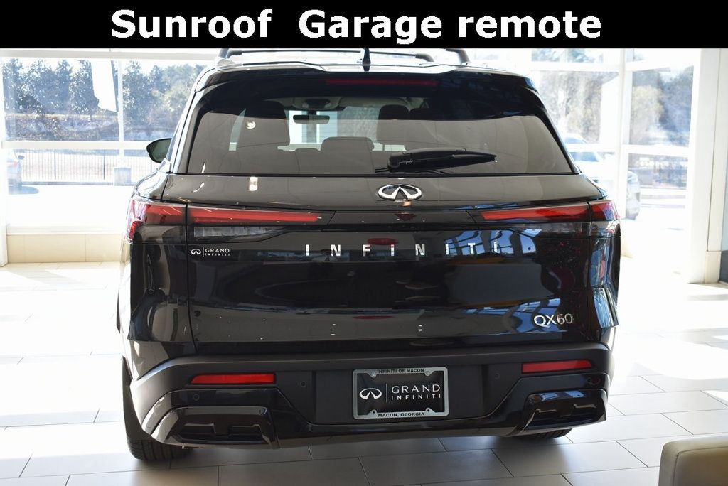 2025 Infiniti QX60 Luxe photo 3