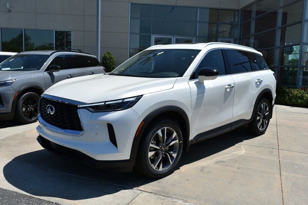 2025 Infiniti QX60 Luxe photo 9