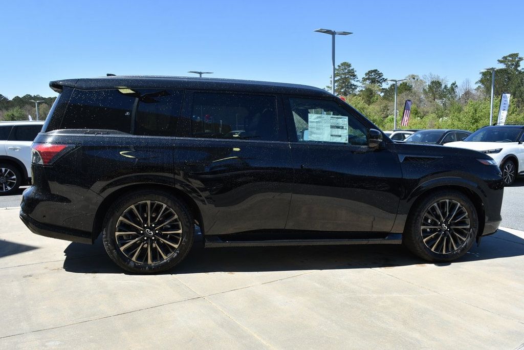 2025 Infiniti QX80 photo 10