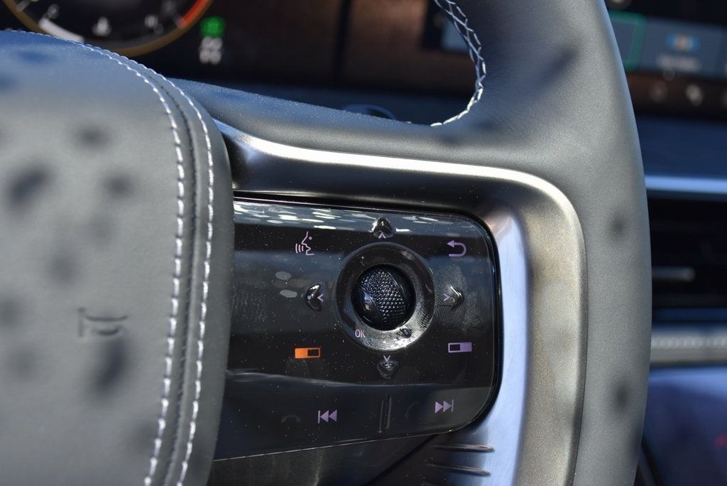 2025 Infiniti QX80 photo 24