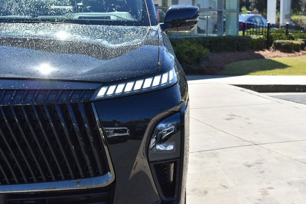 2025 Infiniti QX80 photo 5