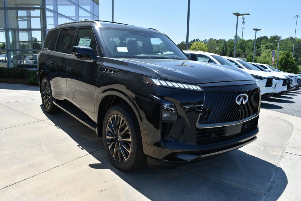 2025 Infiniti QX80 photo 9