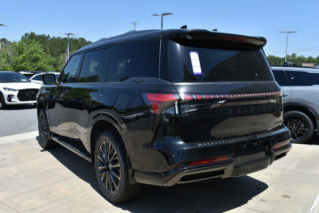 2025 Infiniti QX80 photo 13