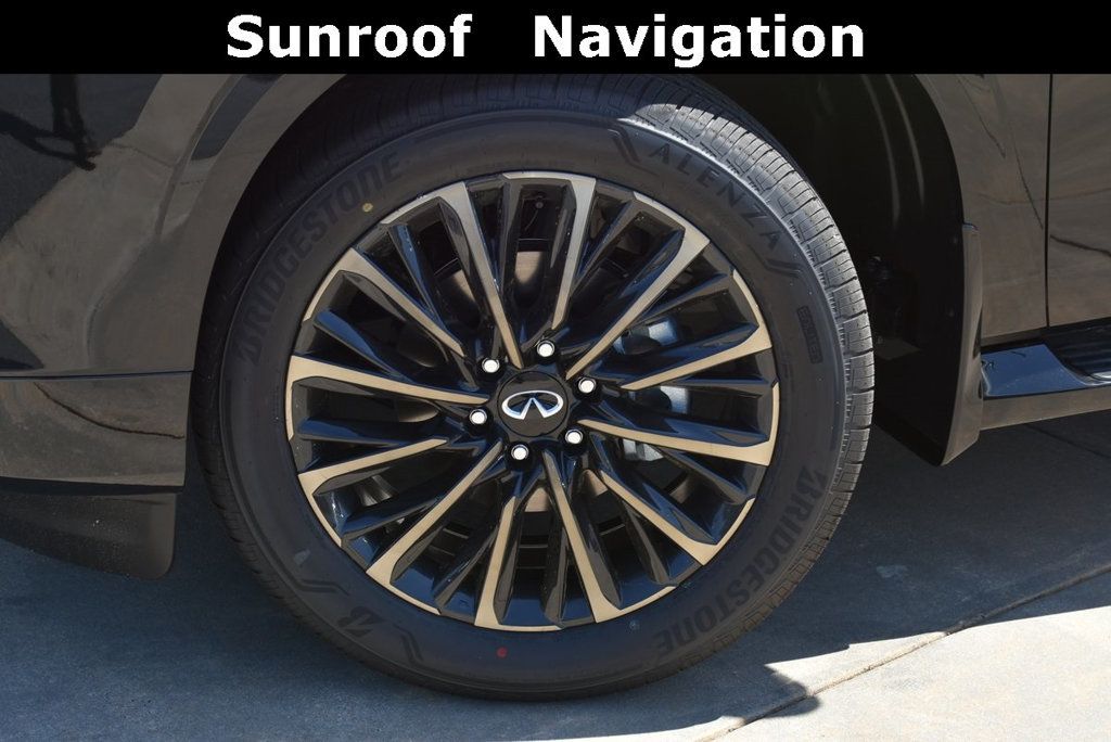 2025 Infiniti QX80 photo 3